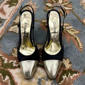 Chanel black sling back pumps with gold tips 🌟